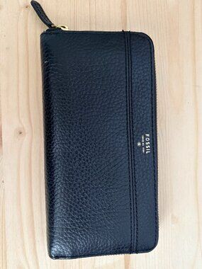 Fossil Clutch